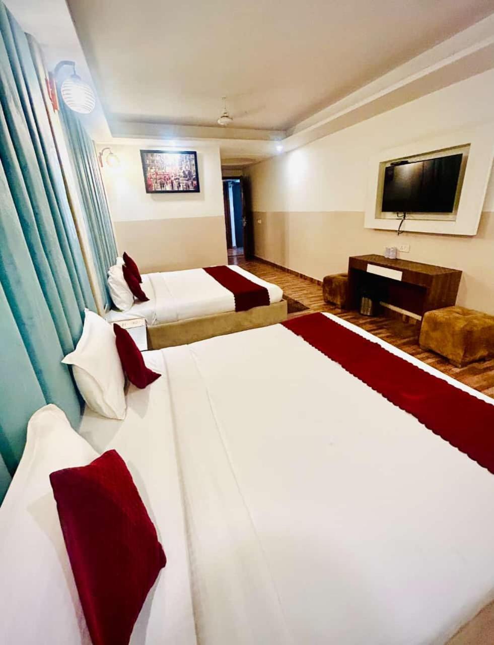 Hotel Airport City Nuova Delhi Esterno foto