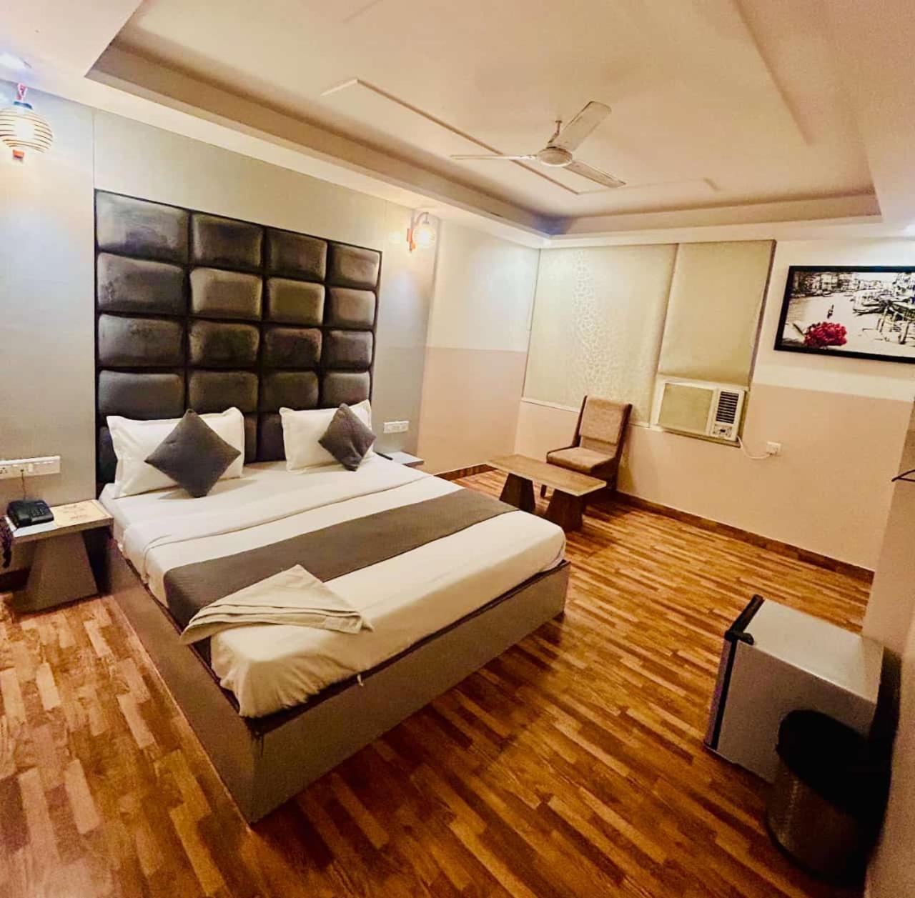 Hotel Airport City Nuova Delhi Esterno foto