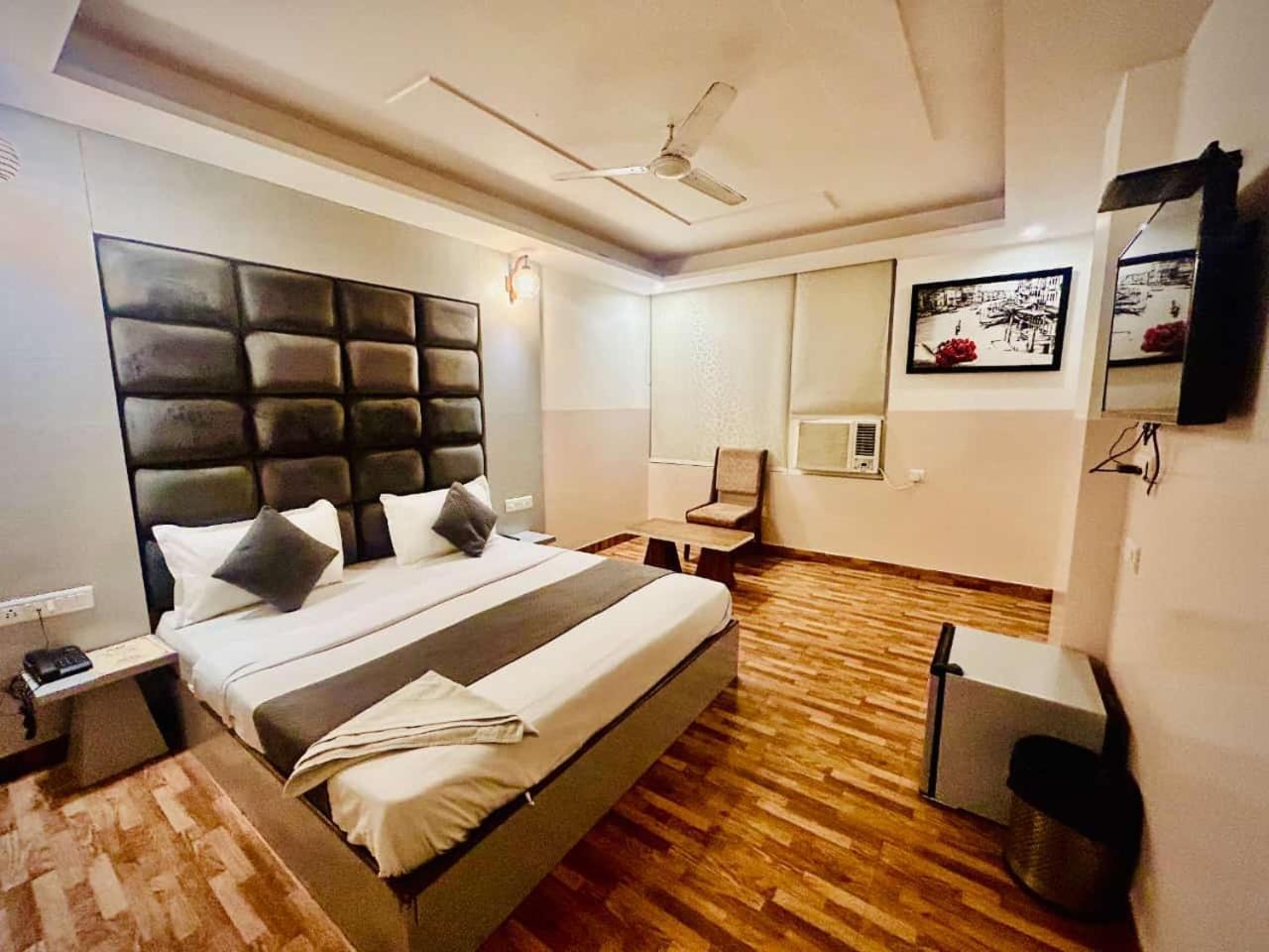 Hotel Airport City Nuova Delhi Esterno foto
