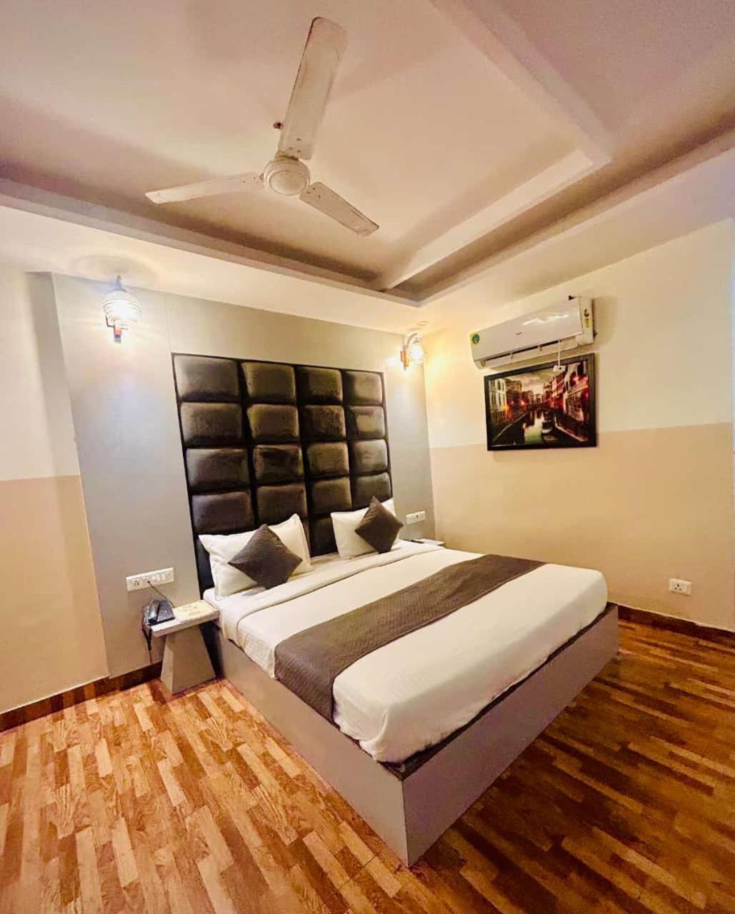 Hotel Airport City Nuova Delhi Esterno foto