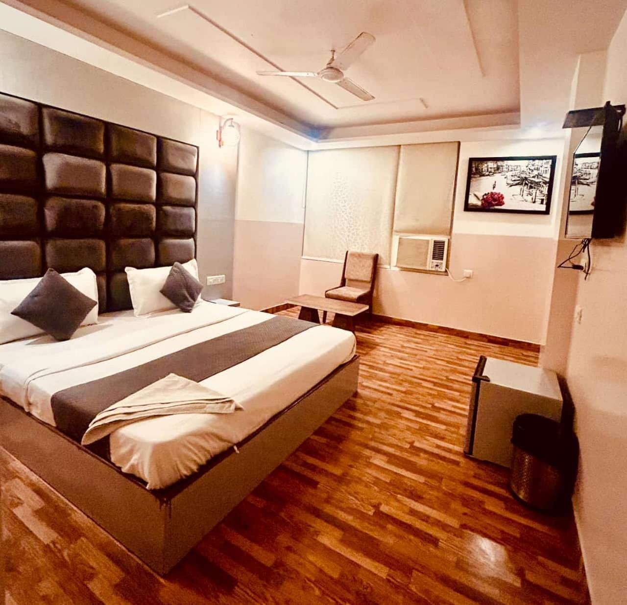 Hotel Airport City Nuova Delhi Esterno foto