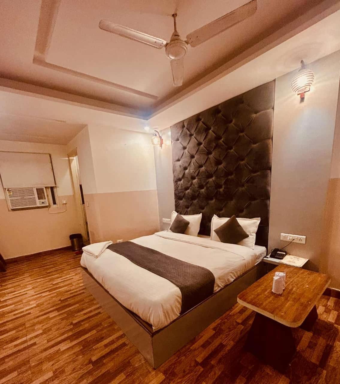 Hotel Airport City Nuova Delhi Esterno foto